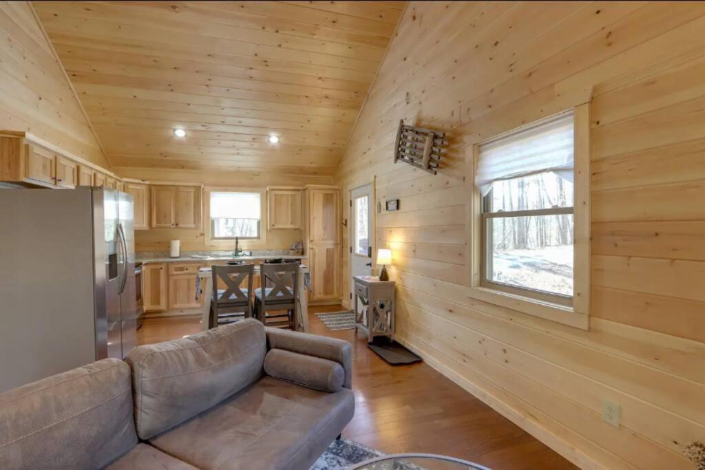 מרפי New Serene, Fun & Comfy Cabin- Covered Deck, Grill, Arcade מראה חיצוני תמונה