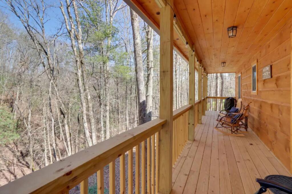 מרפי New Serene, Fun & Comfy Cabin- Covered Deck, Grill, Arcade מראה חיצוני תמונה